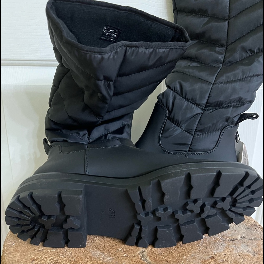 Women Quilted Boots - Picture 3 of 4